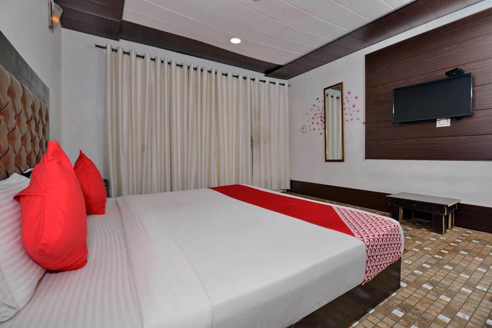 Collection O Retreat Morjim Resort Exterior foto